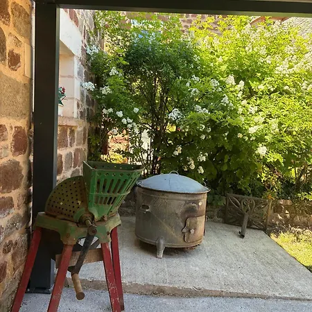 Domaine De Jouani La Charrue Tatil Evi Villecomtal